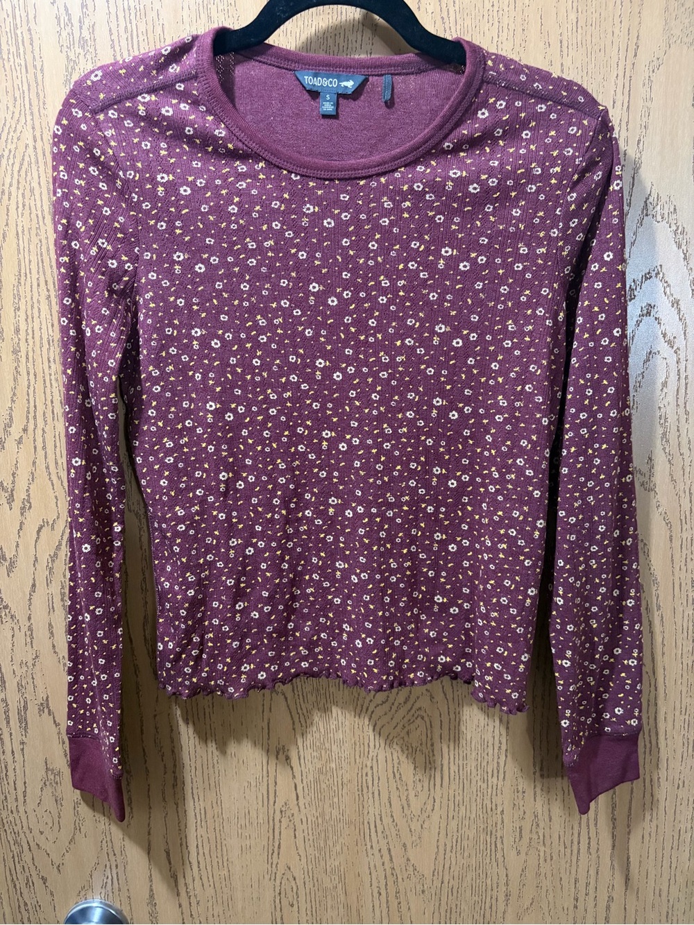 Toad&Co Small Burgundy Floral Ribbed Long Sleeve Lettuce Hem Top